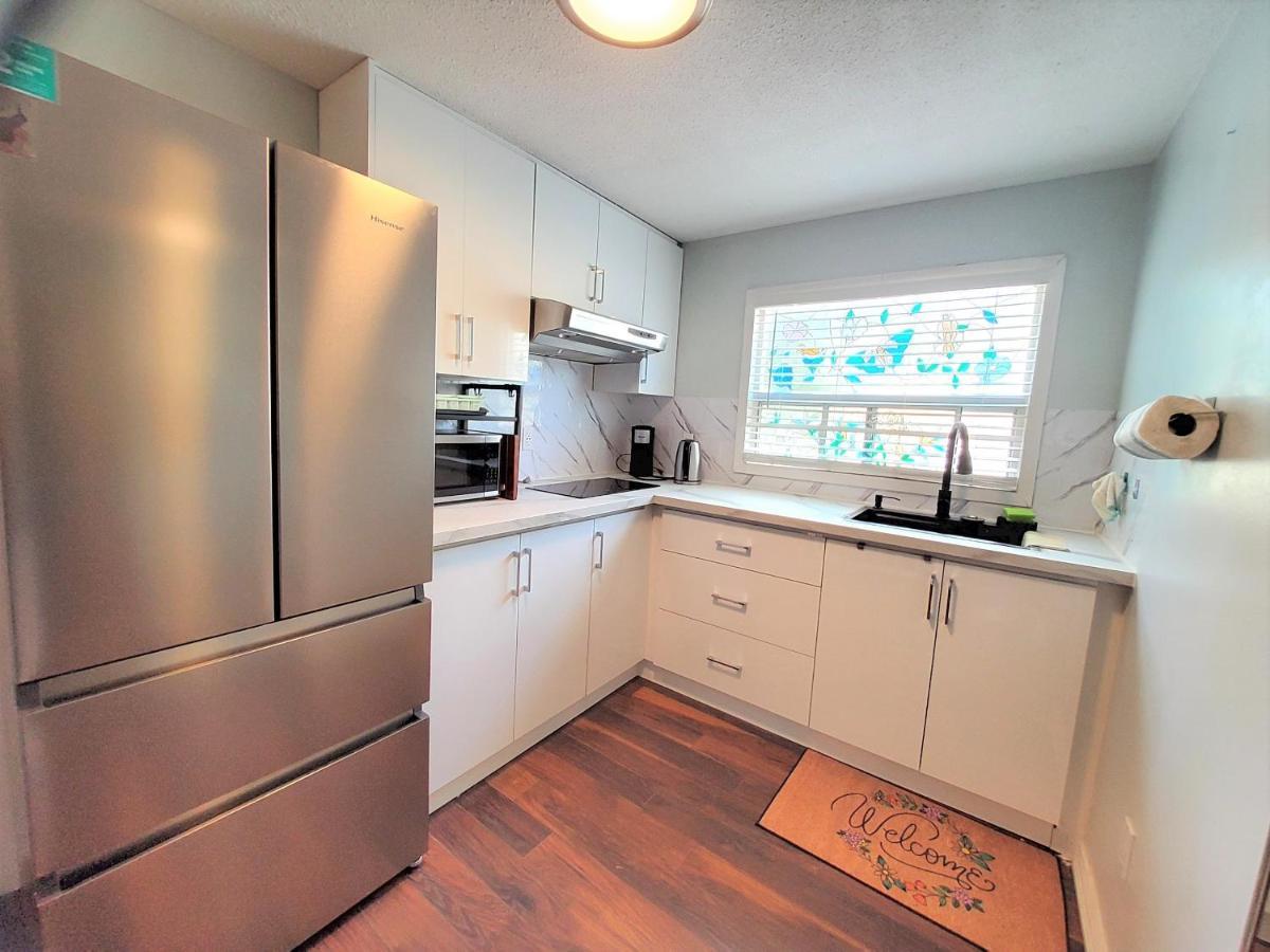 Renovated Cozy Bedroom With Private Washroom 토론토 외부 사진